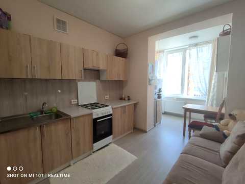 квартира за адресою Братська вул., 12