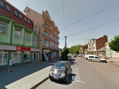 комерційна за адресою Капушанська вул., 11-Б