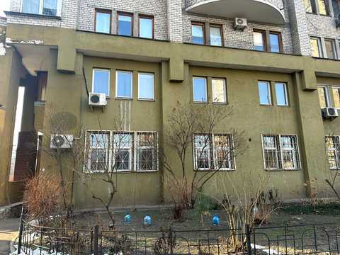 коммерческая по адресу Івасюка, 1