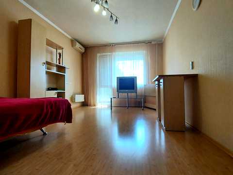 квартира за адресою Ігоря Бедзая вул. (Чкалова), 60