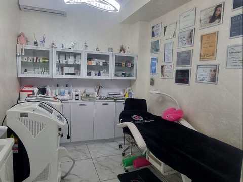 комерційна за адресою Торгова вул., 17