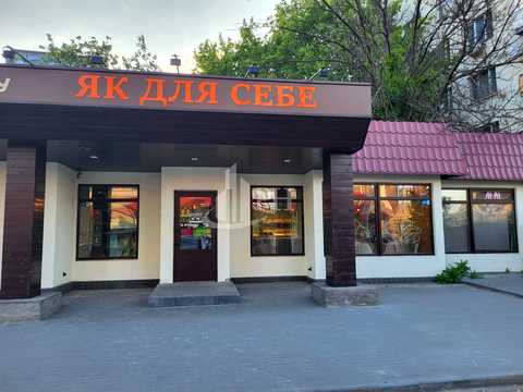 комерційна за адресою пл. Перемоги, 1