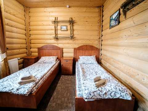 комерційна за адресою с. Яблуниця, Степана Бандери, 30
