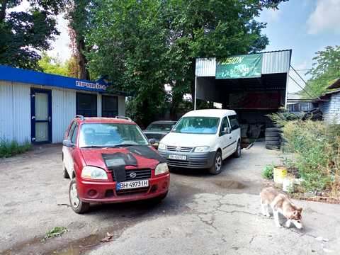 комерційна за адресою Заньковецької вул., 19