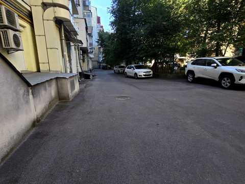 комерційна за адресою Шовковична вул., 32/34