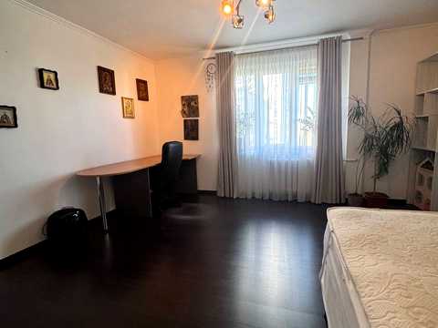 квартира за адресою Дарницький бульв., 8-А