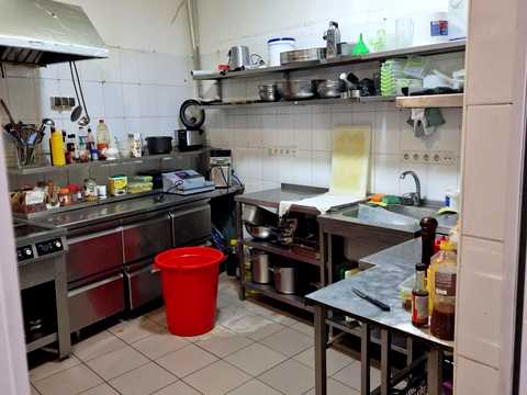 комерційна за адресою Басейна вул., 2