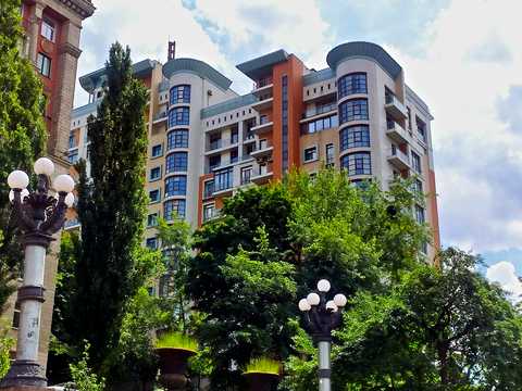 паркомісце за адресою Хрещатик вул. (Kreschatic), 27-Б