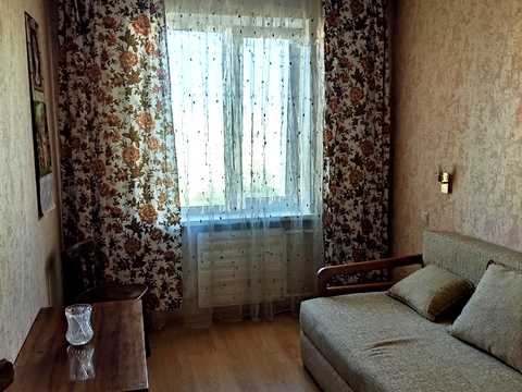 квартира за адресою Богатирська вул., 4