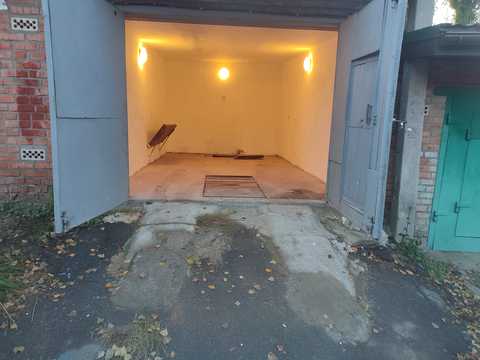 паркомісце за адресою Сабарівське шосе, 1