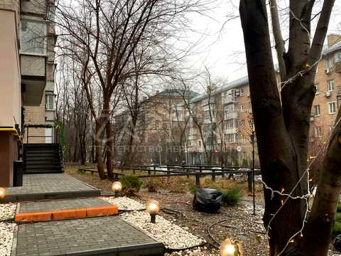 коммерческая по адресу Андрея Верхогляда ул. (Михайла Драгомирова), 6-Б