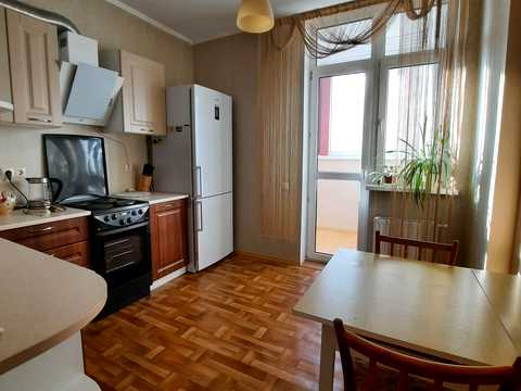 квартира по адресу Сім'ї Кульженків ул. (Петра Дегтяренка), 35