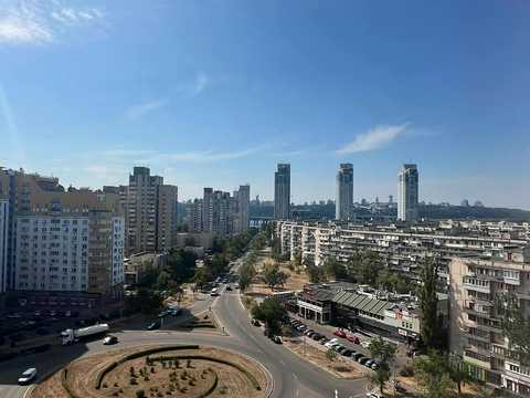 квартира за адресою Павла Тичини просп., 18-Б