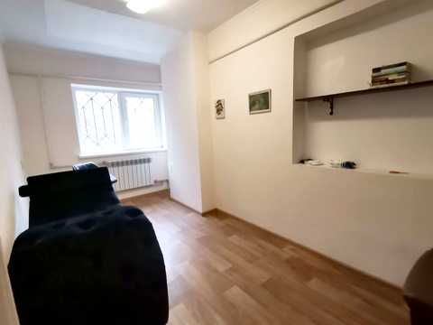 комерційна за адресою Металургів просп., 15