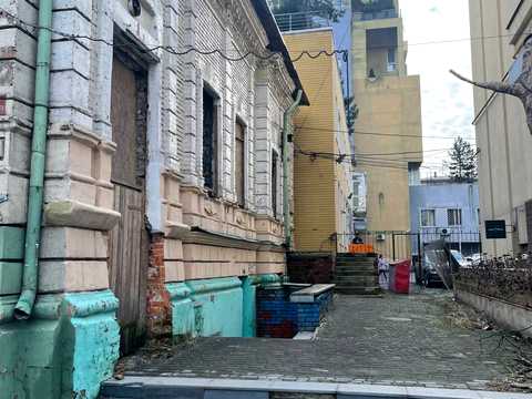 комерційна за адресою Дмитра Яворницького просп. (Карла Маркса), 27