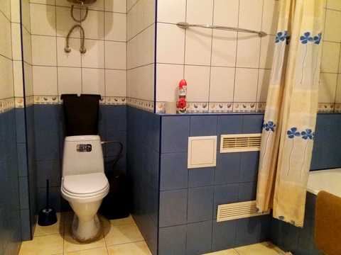 комерційна за адресою Тарасівська вул., 14