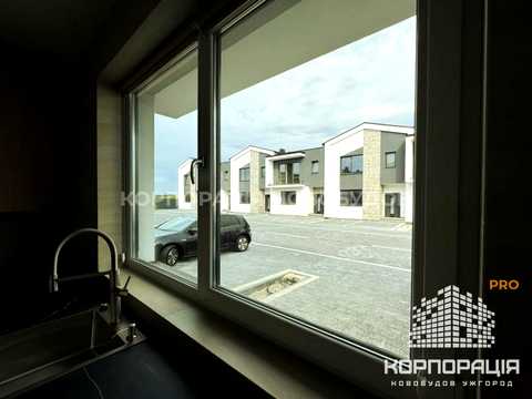 будинок за адресою с. Сторожниця, Волошкова, 10А