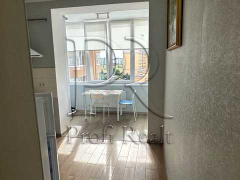 квартира за адресою Абрикосова вул., 18