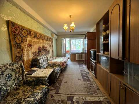 квартира за адресою Космонавтів вул., 6