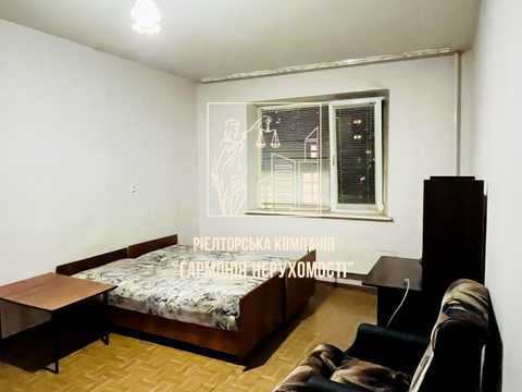 квартира за адресою Анни Ахматової вул., 15