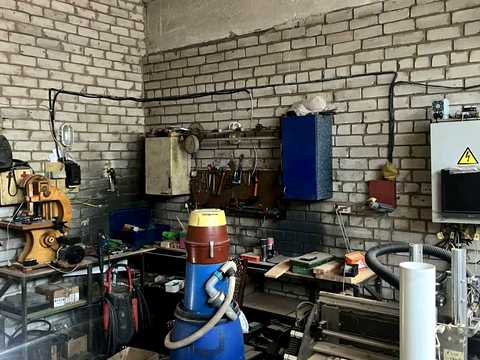 комерційна за адресою Миру просп., 243