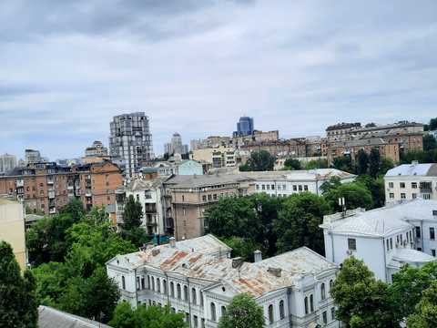 комерційна за адресою Жилянська вул., 68