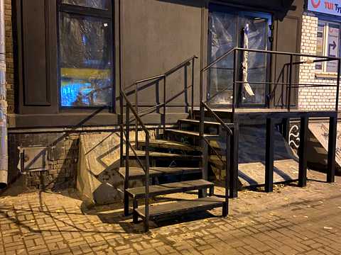 комерційна за адресою Костянтинівська вул., 63/12