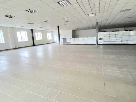 комерційна за адресою Бандери, 75а