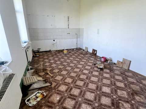 коммерческая по адресу Центральна ул., 8