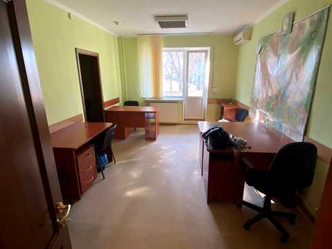 комерційна за адресою Миколи Бажана просп., 7-Б