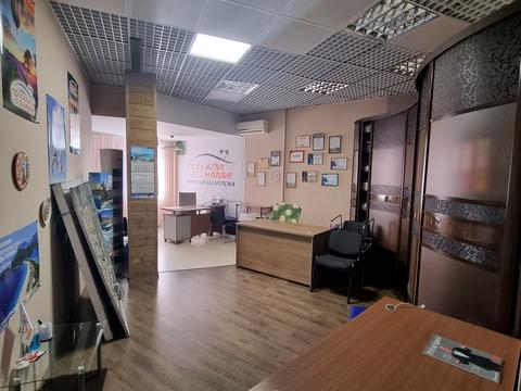 комерційна за адресою Єлизавети Чавдар вул., 1