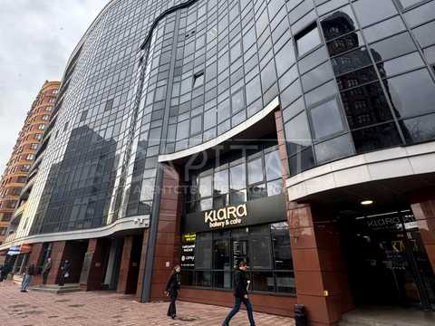 комерційна за адресою Євгена Коновальця вул. (Щорса), 3
