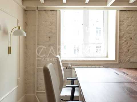 комерційна за адресою Саксаганського вул., 33