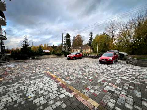 комерційна за адресою Теремнівська вул., 65А