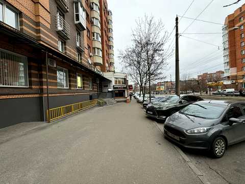 коммерческая по адресу Небесной Сотни ул. (Ленина), 61