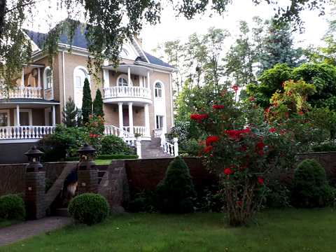 дом по адресу Шкільна, 19б