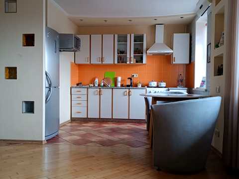 квартира за адресою Академіка Курчатова, 4