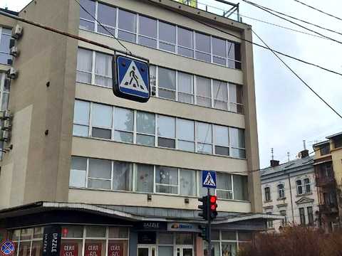 комерційна за адресою Незалежності вул., 34
