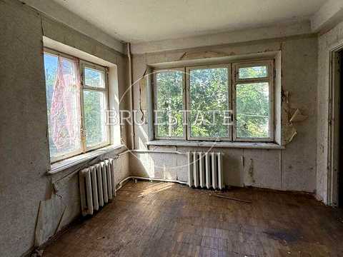квартира по адресу Строителей ул., 16