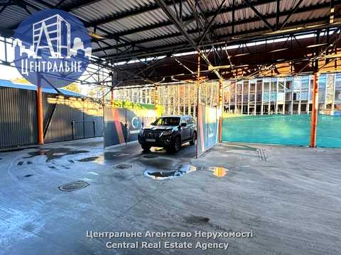 комерційна за адресою Чернівці, Руська вул., 242