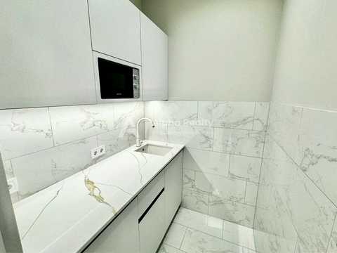 комерційна за адресою Жилянська вул., 68