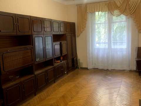 квартира за адресою Олександра Олеся вул., 1