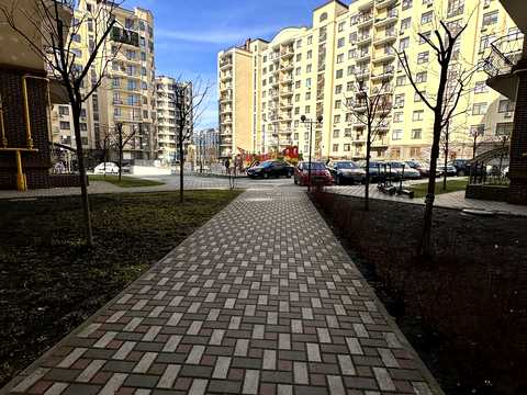 комерційна за адресою Західна вул., 6