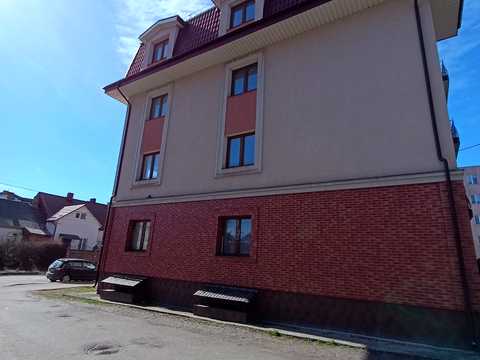 комерційна за адресою Рівне, вул. Пересопницька, 170