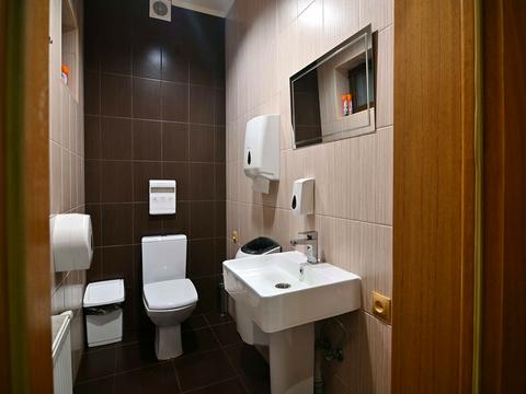 комерційна за адресою Сарни, Вишнева, 58А