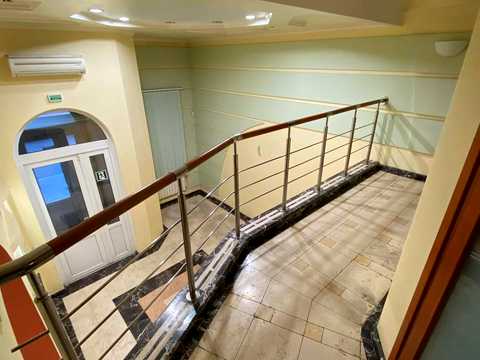 комерційна за адресою Степана Руданського вул., 4-6