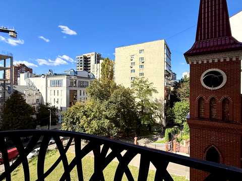 квартира по адресу Александра Конисского ул., 22-А
