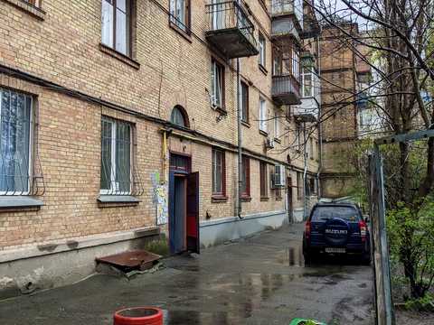 комерційна за адресою Почайнинська вул., 52
