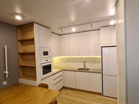 квартира по адресу Салютная ул., 2