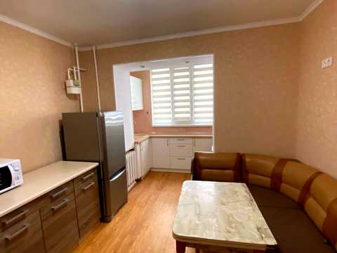 квартира за адресою Академіка Сахарова вул., 38